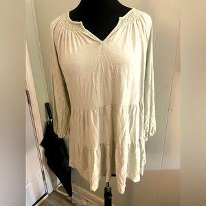 Womens blouse by Wonderly. A very light green color. Size large